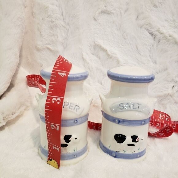 Salt & Pepper Shakers - Picture 9 of 9